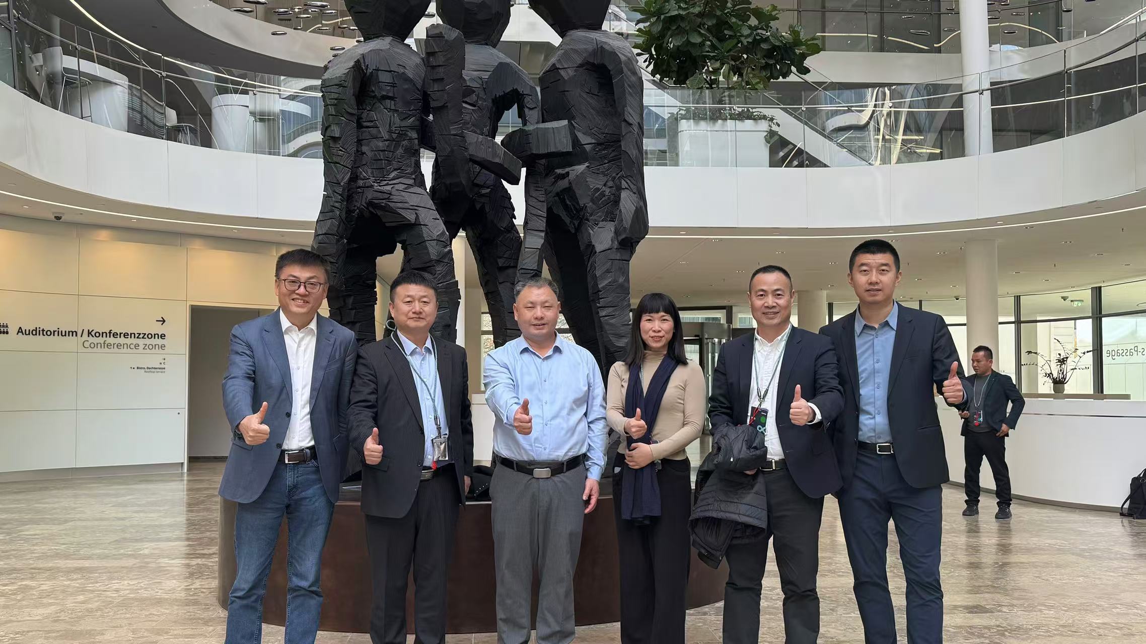 Discover  Exchanged and Studied at Siemens in Germany: Absorbing the Essence of the Latest in Intelligent Manufacturing